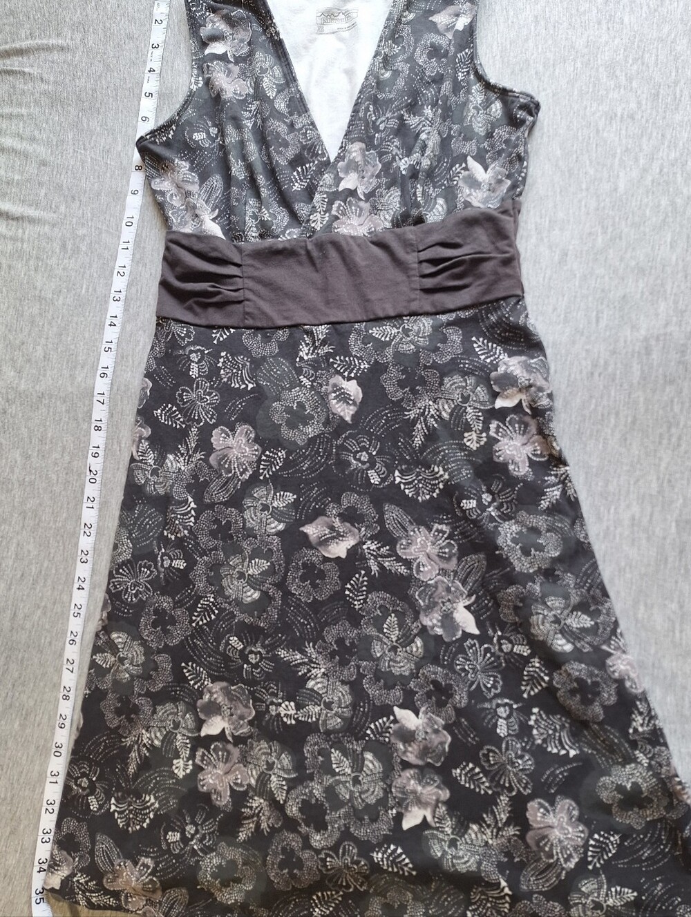 Patagonia Charcoal Gray Floral V-Neck Sleeveless Dress